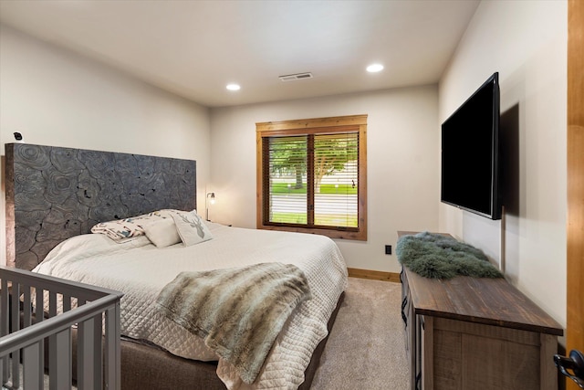 bedroom featuring carpet, visible vents, recessed lighting, and baseboards