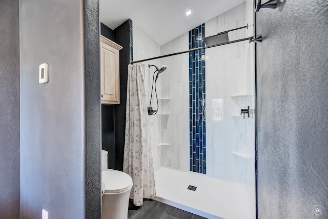3570 Juniper Dr, Helena, MT 59602 - bathroom featuring a tile shower