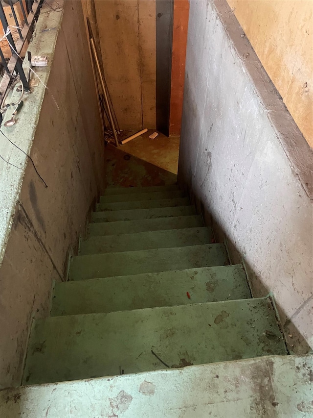 800 16th St S, Great Falls, MT 59405 - view of staircase