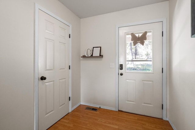 116 Grandview Ter, Lakeside, MT 59922 - entryway featuring light wood-style flooring and baseboards