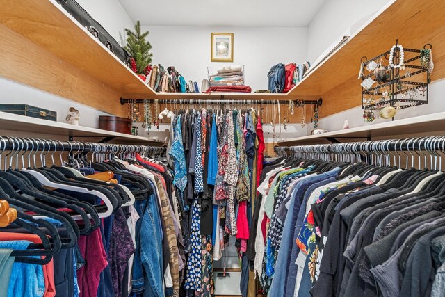 14 Buffalo Hill Cir, Kalispell, MT 59901 - view of walk in closet