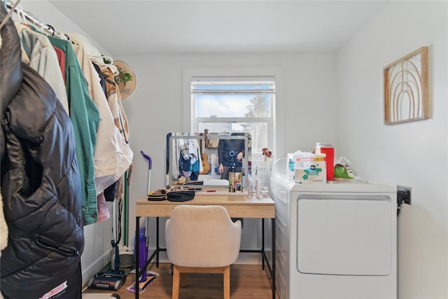 648 7th Ave W, Kalispell, MT 59901 - laundry room with washer and dryer and wood finished floors