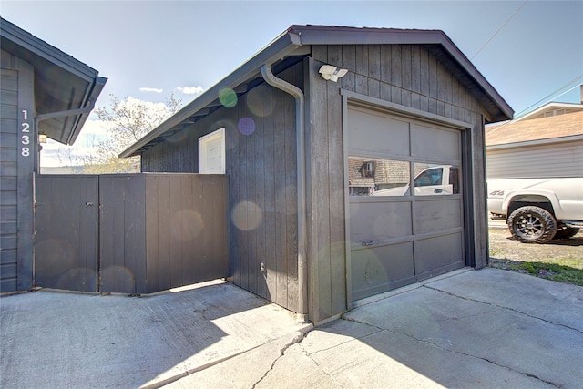 detached garage with driveway