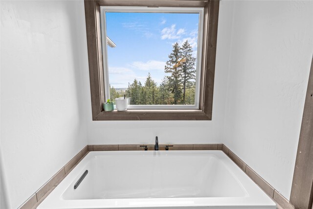 270 Westridge Dr, Somers, MT 59932 - full bath with a tub to relax in
