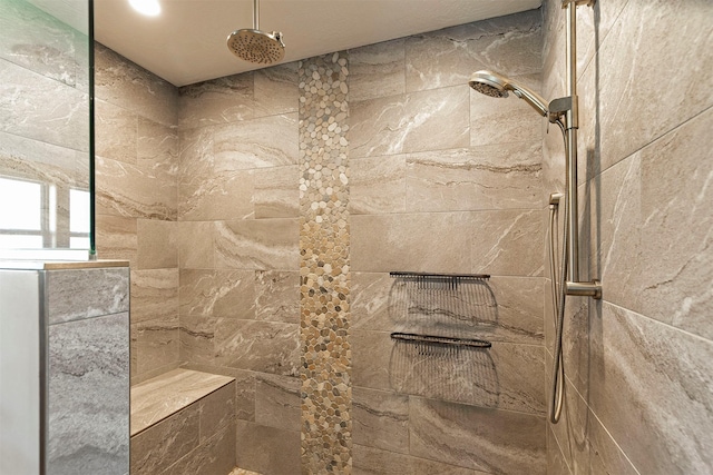 1207 Creek Crossing Rd, Missoula, MT 59802 - bathroom featuring a tile shower