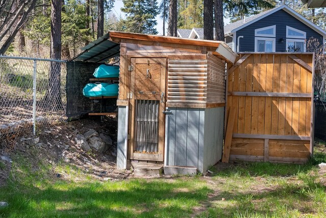 103 Tamarack Woods Dr, Lakeside, MT 59922 - view of poultry coop featuring fence