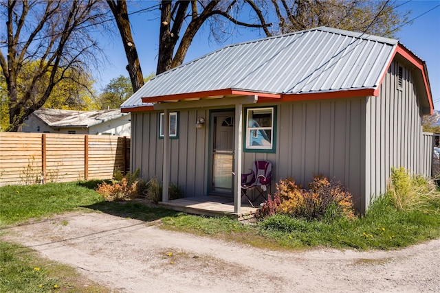 111 6th Ave W, Polson, MT 59860 - view of outbuilding with fence and an outbuilding