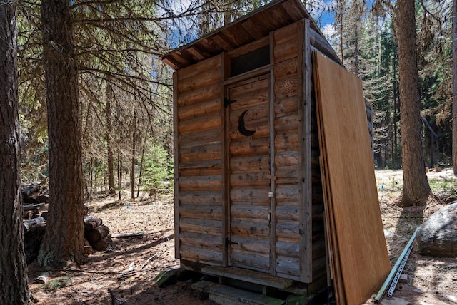 view of outbuilding featuring an outbuilding