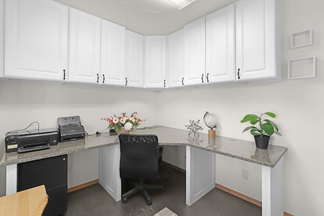 2301 Larkspur Ln, Great Falls, MT 59404 - home office with concrete floors and built in study area