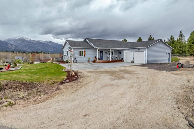 118 Rambling River Rd, Stevensville, MT 59870 - foyer featuring light wood-style flooring and baseboards