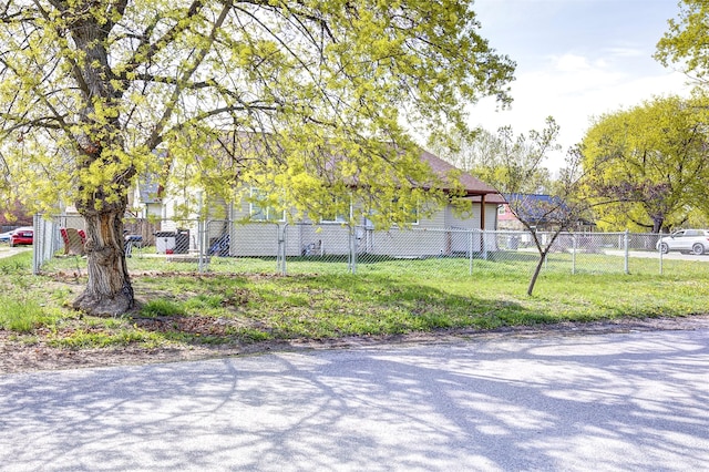 exterior space featuring fence private yard