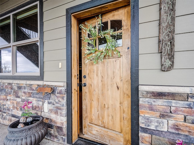 view of exterior entry