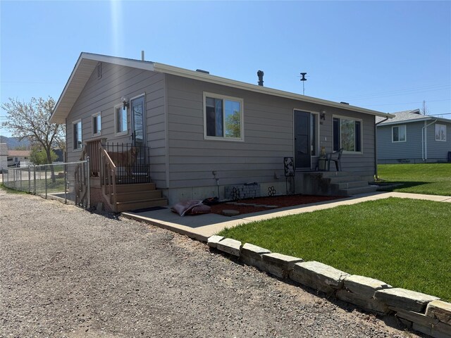 807 Cherry Ave, Helena, MT 59601 - view of front of home featuring a front yard