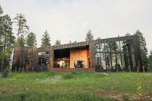 view of outbuilding with an outbuilding