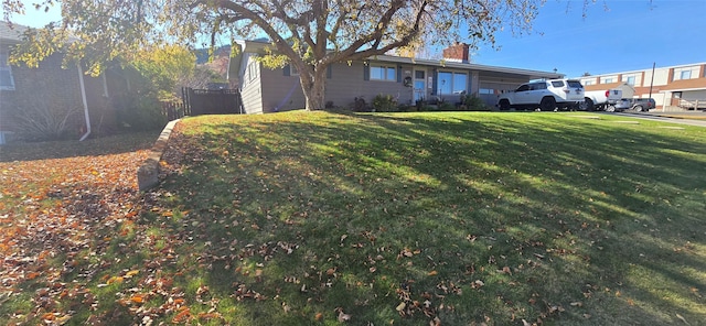view of green lawn