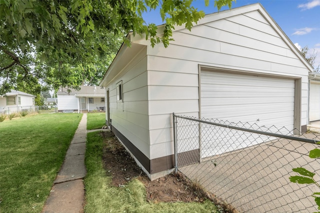 2908 6th Ave S, Great Falls, MT 59405 - detached garage with fence