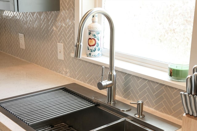 2060 Schilling St, Missoula, MT 59801 - details featuring a sink and backsplash