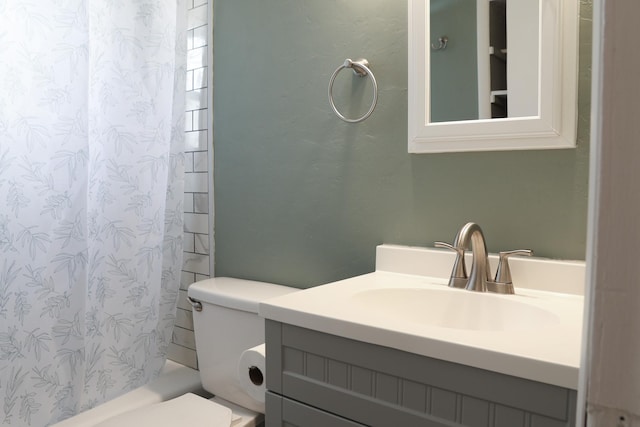 2060 Schilling St, Missoula, MT 59801 - bathroom with toilet, shower / bath combo with shower curtain, and vanity
