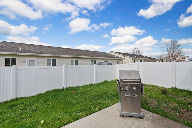 view of yard featuring fence