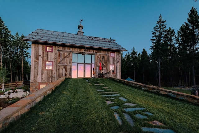 view of outbuilding featuring an outbuilding