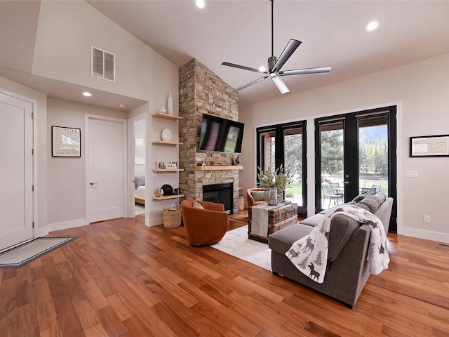 2 Mahonia Ct, Plains, MT 59859 - kitchen with a sink, stainless steel appliances, light brown cabinets, and a kitchen breakfast bar