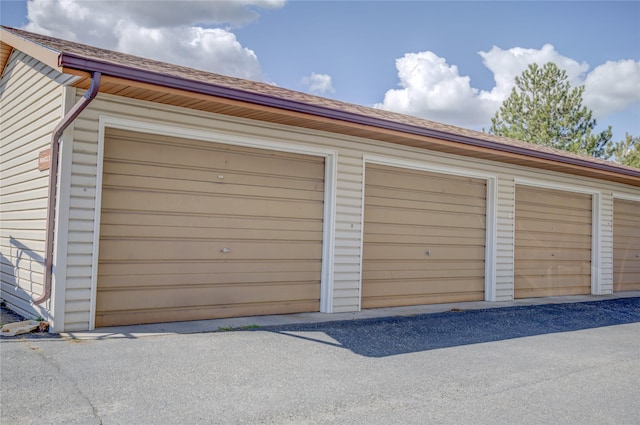 2449 Belt View Dr Unit B, Helena, MT 59601 - view of garage