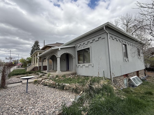 422 11th Ave, Helena, MT 59601 - view of front facade featuring a porch