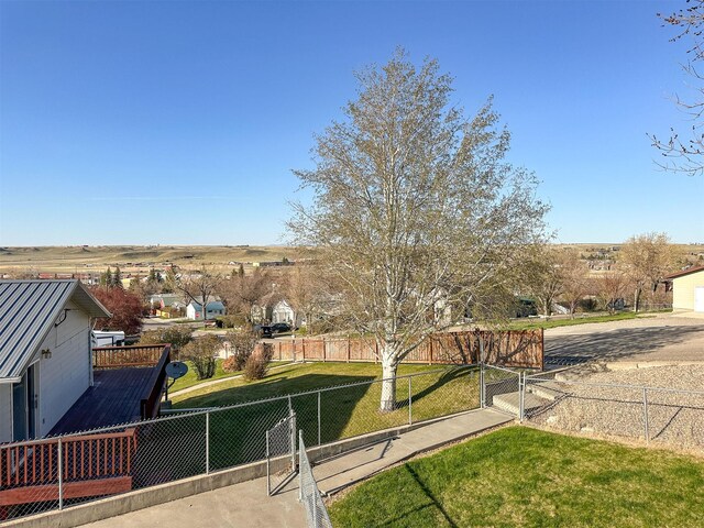 101 11th Ave N, Shelby, MT 59474 - view of yard with fence