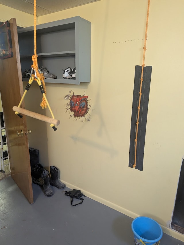 412 Raymond St, Helena, MT 59601 - detailed view of concrete flooring and baseboards