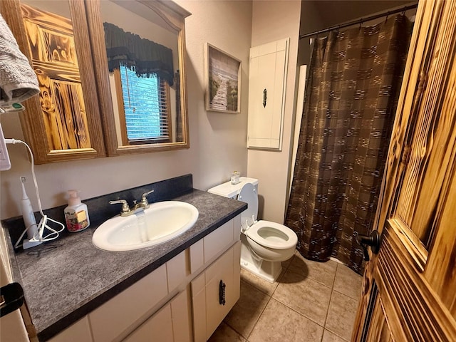 full bath featuring tile patterned flooring, toilet, vanity, and a shower with curtain