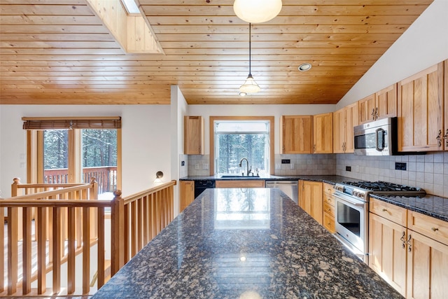 303 Wyant Ln, Hamilton, MT 59840 - kitchen featuring appliances with stainless steel finishes, a sink, backsplash, light brown cabinets, and wood ceiling