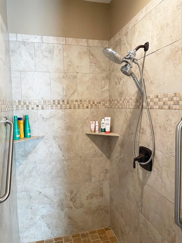 4195 Fox Hollow Dr, Helena, MT 59602 - full bathroom featuring a tile shower