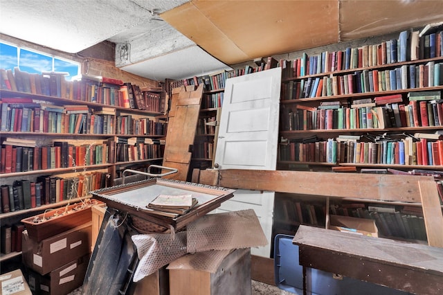 500 34th St NW, Great Falls, MT 59404 - misc room featuring bookshelves