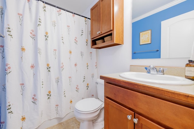 full bathroom featuring toilet, ornamental molding, vanity, and a shower with shower curtain