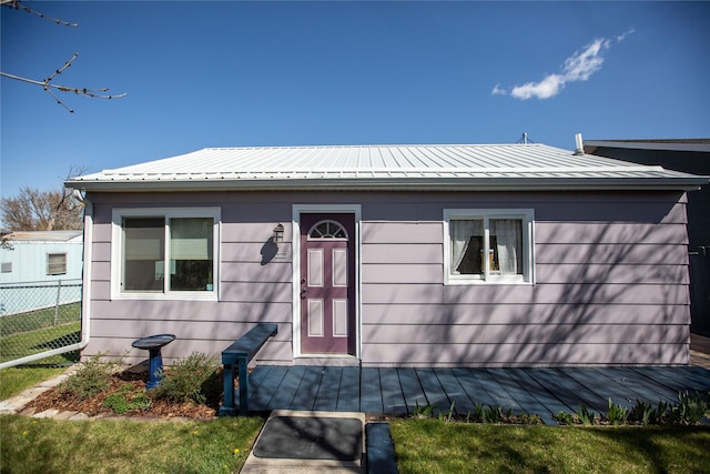 1011 4th Ave NW, Great Falls, MT 59404 - view of front of house with metal roof and a standing seam roof