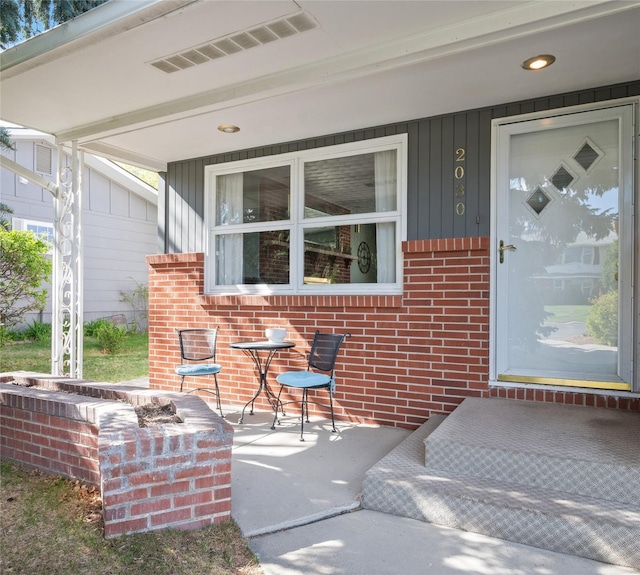 view of patio / terrace with covered porch