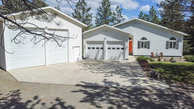 141 Aspen Ln, Eureka, MT 59917 - view of front facade featuring a detached garage