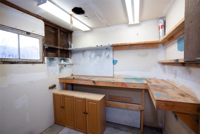1221 7th Ave, Havre, MT 59501 - below grade area with a workshop area