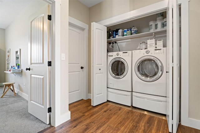 1317 Creekside Dr, Stevensville, MT 59870 - laundry room with washer and dryer and dark wood finished floors