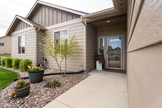 1317 Creekside Dr, Stevensville, MT 59870 - view of exterior entry with board and batten siding