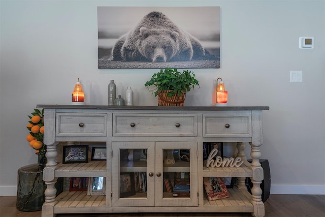 517 Raven Ln, Kalispell, MT 59901 - detailed view of baseboards and wood finished floors