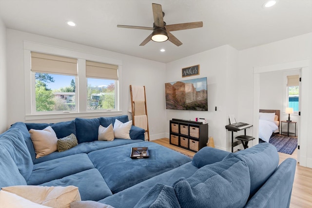 5519 Golf Dr, Lolo, MT 59847 - living area featuring light wood-style flooring, recessed lighting, a ceiling fan, and baseboards
