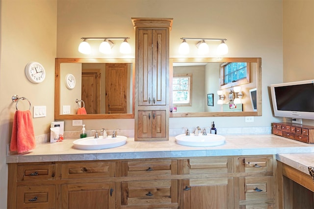 470 Salmon Way, Corvallis, MT 59828 - full bath featuring double vanity