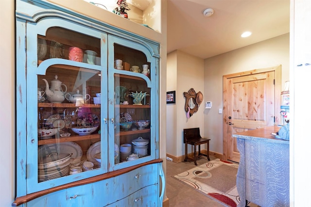 470 Salmon Way, Corvallis, MT 59828 - detailed view of a smoke detector, baseboards, and recessed lighting