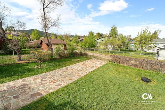 view of yard with a residential view