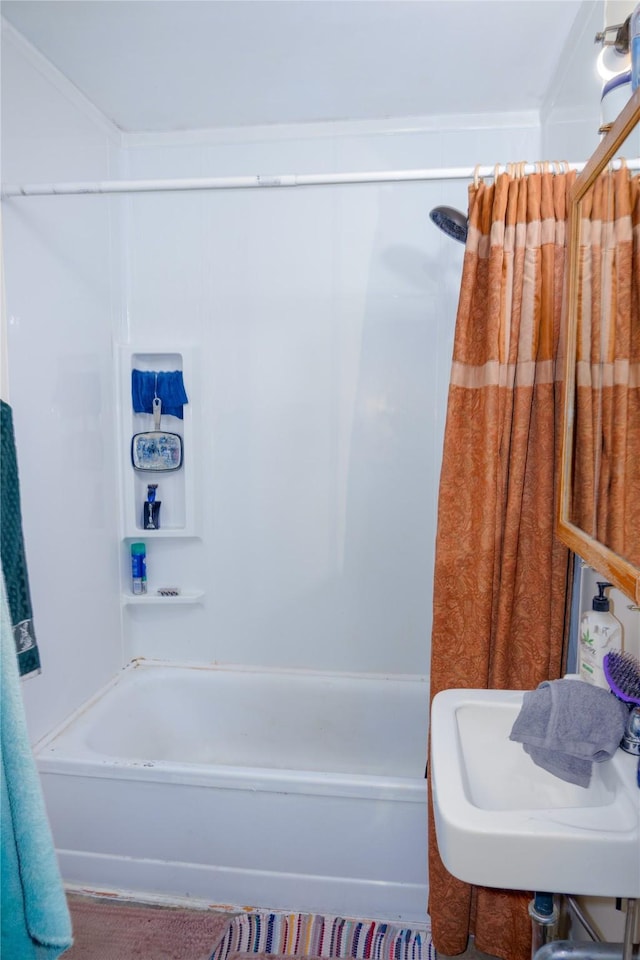 1005 Idaho Ave, Libby, MT 59923 - full bathroom with shower / bath combo and a sink