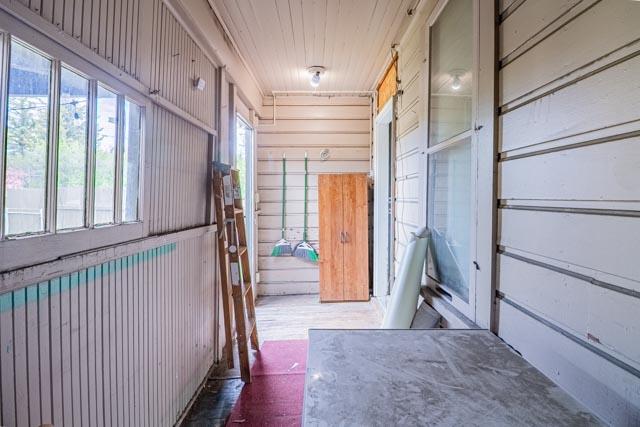 601 S Idaho St, Butte, MT 59701 - view of horse barn