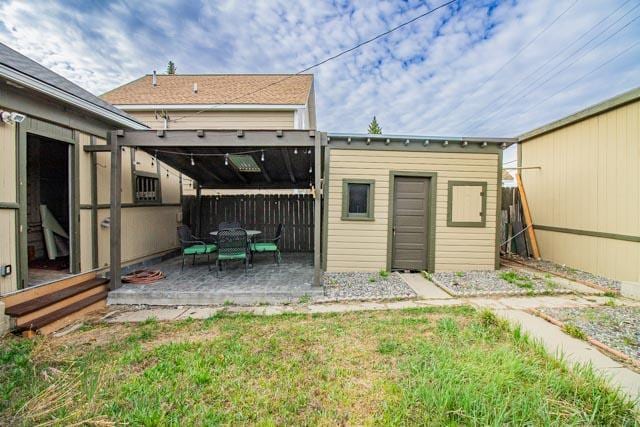 601 S Idaho St, Butte, MT 59701 - back of property with a patio