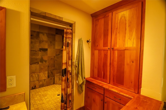 35966 Dublin Gulch Rd, Saint Ignatius, MT 59865 - full bath featuring tiled shower
