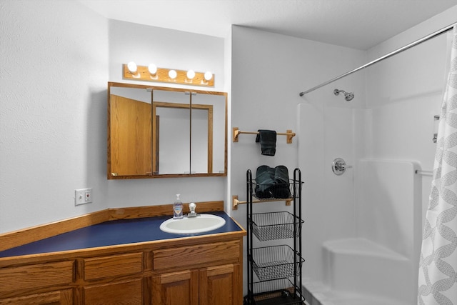 525 Tower St, Missoula, MT 59804 - full bathroom featuring curtained shower and vanity